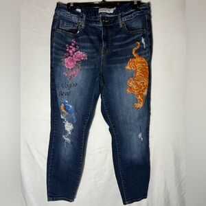 Torrid Denim Girlfriend Jeans Oakdale Painted Tiger Bird Crop Distressed Size 10